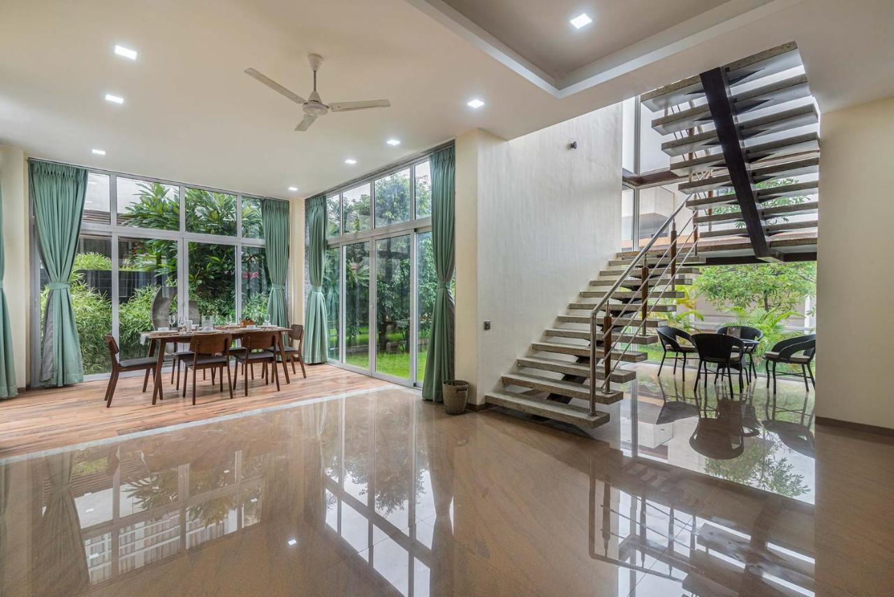 Sierra Skies: Mountain-View Villa with Rooftop Pool & Gym Lonavala Exterior photo