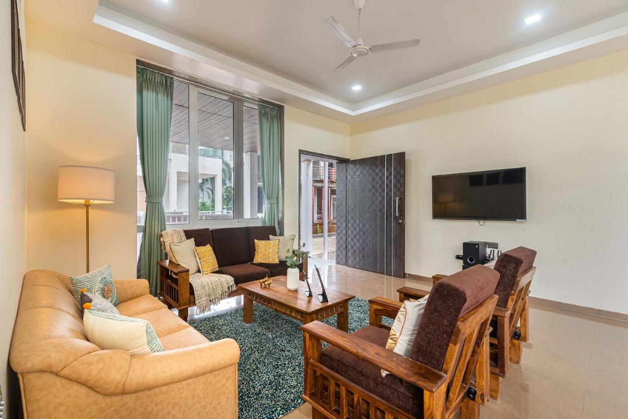 Sierra Skies: Mountain-View Villa with Rooftop Pool & Gym Lonavala Exterior photo