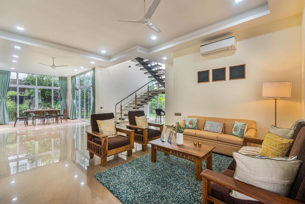 Sierra Skies: Mountain-View Villa with Rooftop Pool & Gym Lonavala Exterior photo