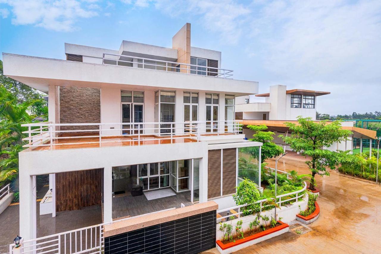Sierra Skies: Mountain-View Villa with Rooftop Pool & Gym Lonavala Exterior photo