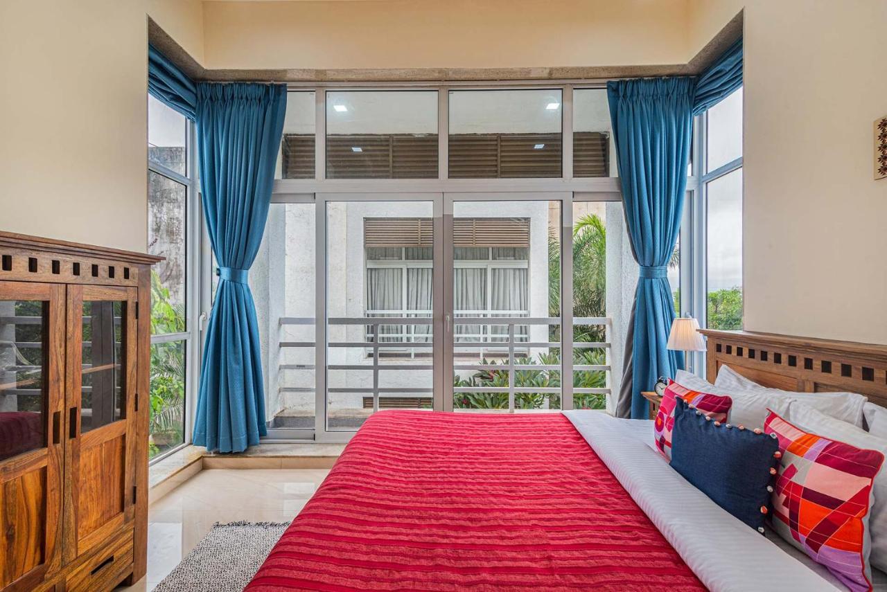 Sierra Skies: Mountain-View Villa with Rooftop Pool & Gym Lonavala Exterior photo