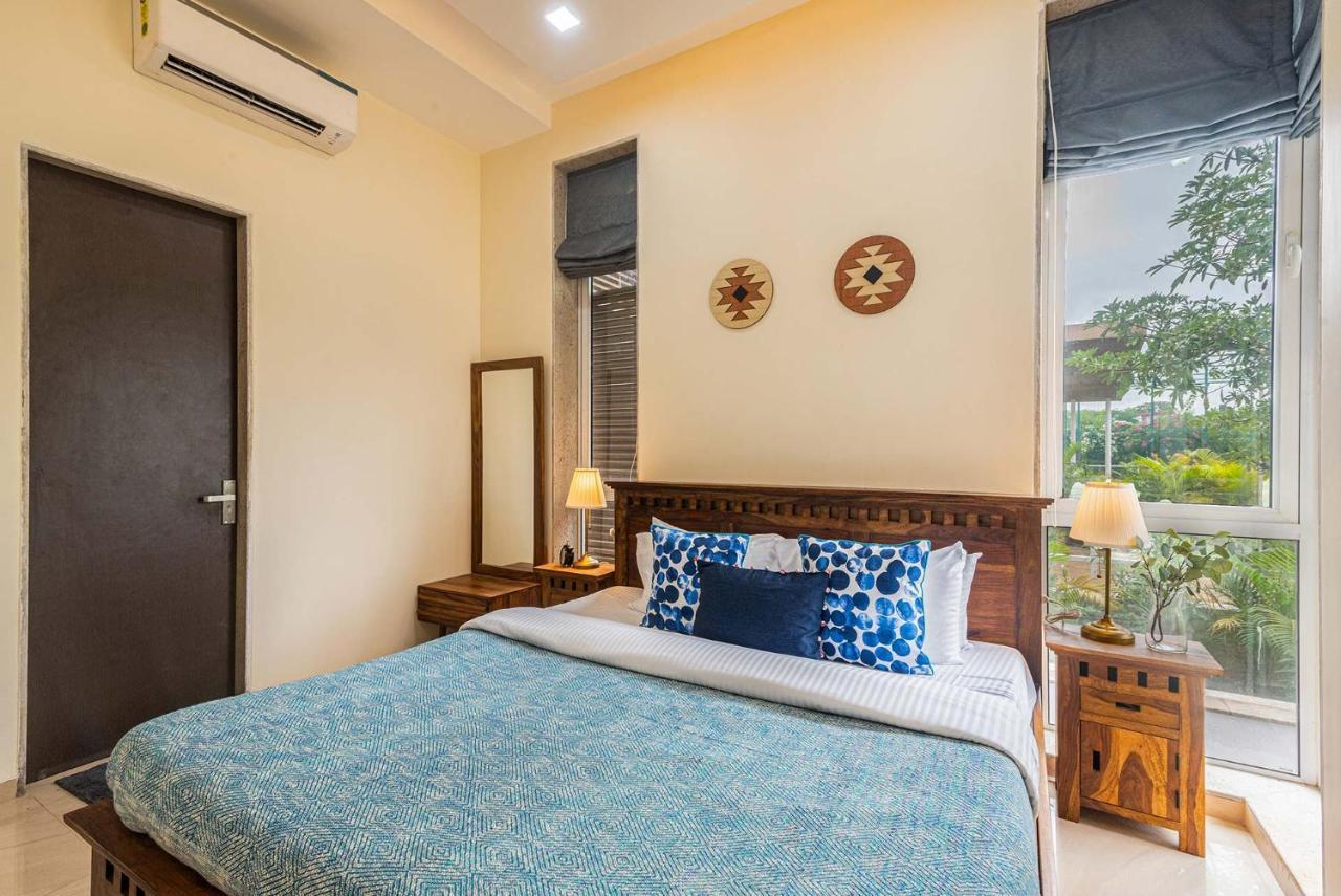 Sierra Skies: Mountain-View Villa with Rooftop Pool & Gym Lonavala Exterior photo