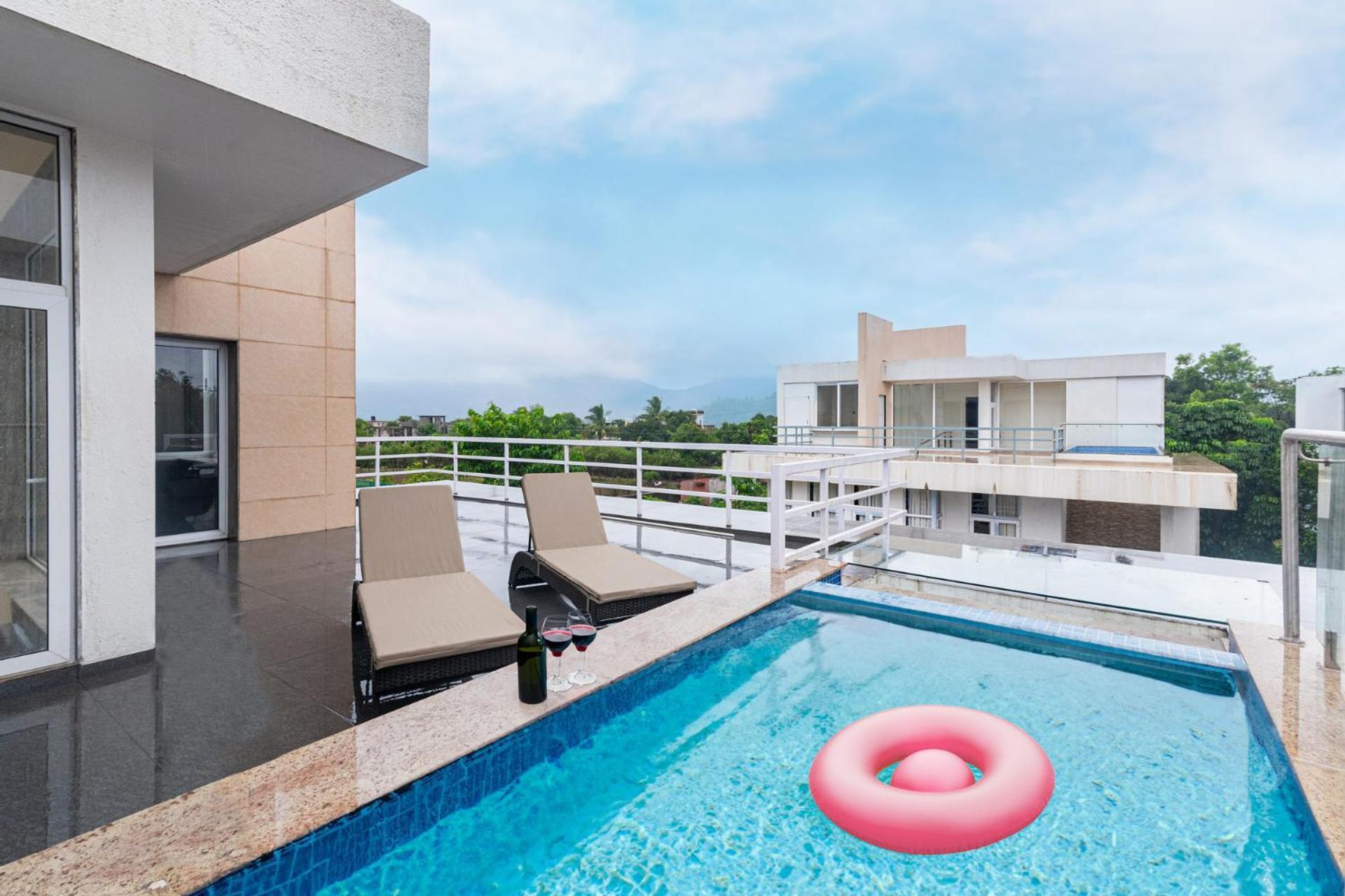 Sierra Skies: Mountain-View Villa with Rooftop Pool & Gym Lonavala Exterior photo